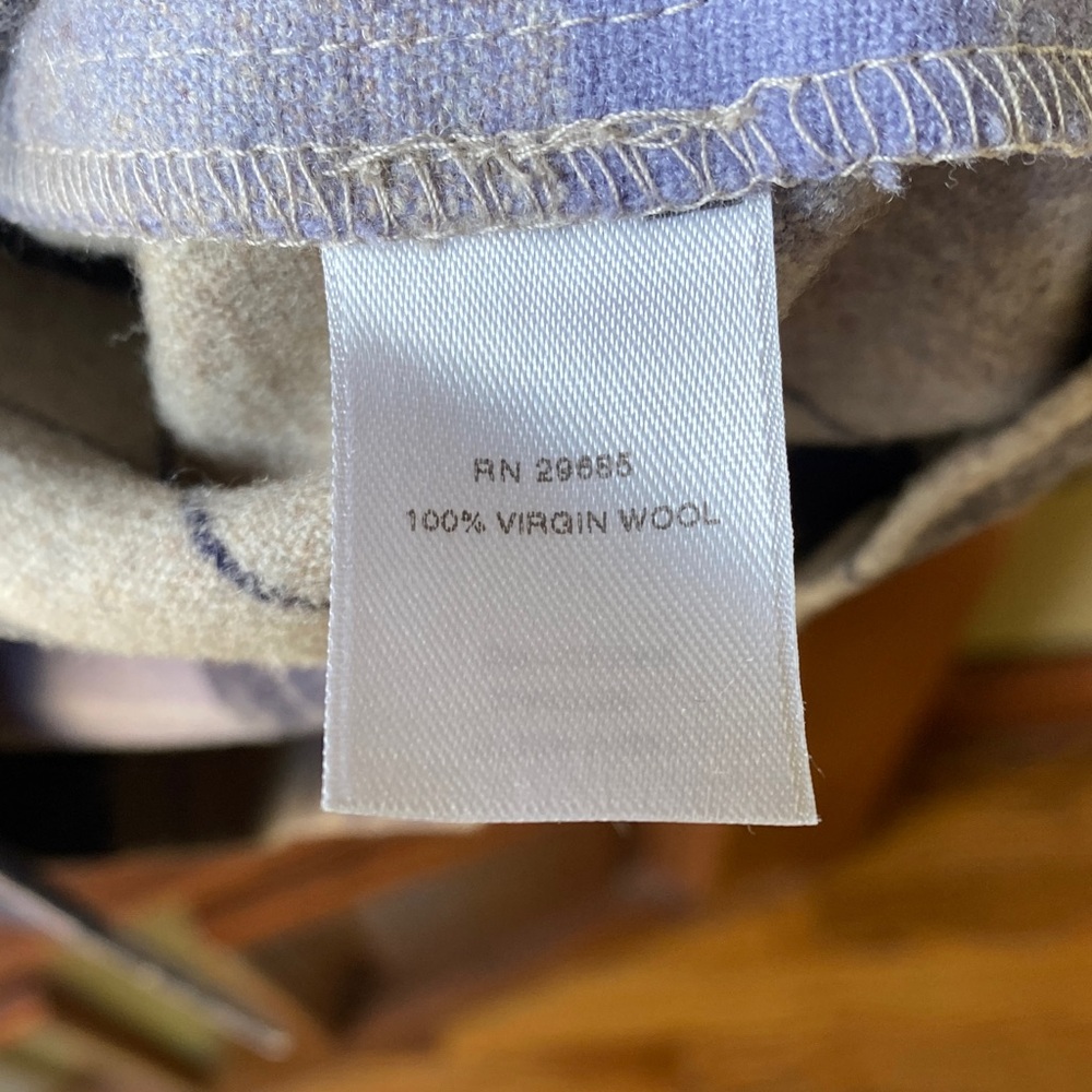 100% virgin wool Pendleton Navy and Beige Plaid Shirt - Picture 6 of 16